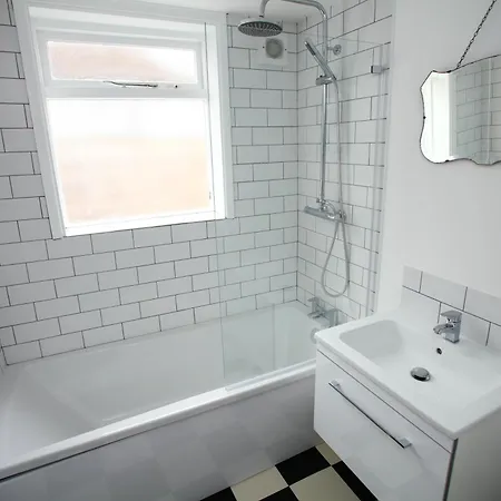 Barnacle Drift - A Stylish Whitstable Cottage Экстерьер фото