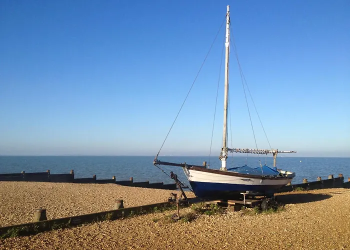 Barnacle Drift - A Stylish Whitstable Cottage